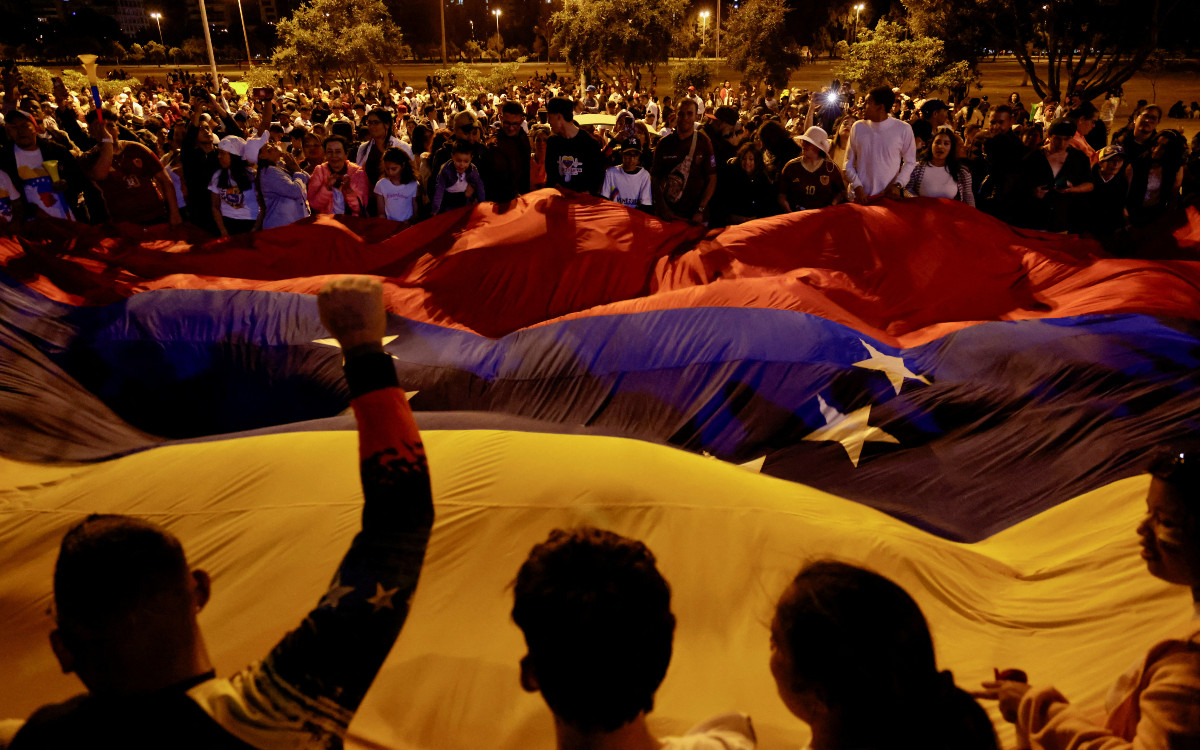 Tensions in Venezuela Awaiting Presidential Election Results