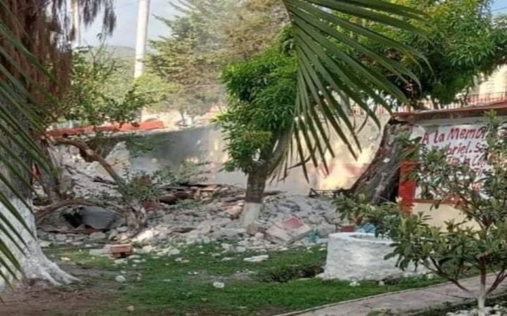 Reportan un muerto tras explosión en la normal de Ayotzinapa