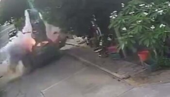 Explota la camioneta de la hija del alcalde de Cazones, Veracruz | Video