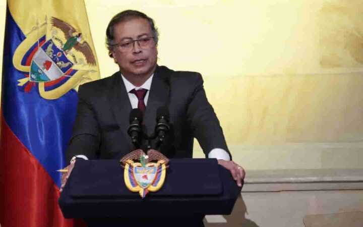 Petro sugiere un "frente nacional" transitorio para Venezuela entre chavismo y oposición Petro sugiere un "frente nacional" transitorio para Venezuela entre chavismo y oposición
