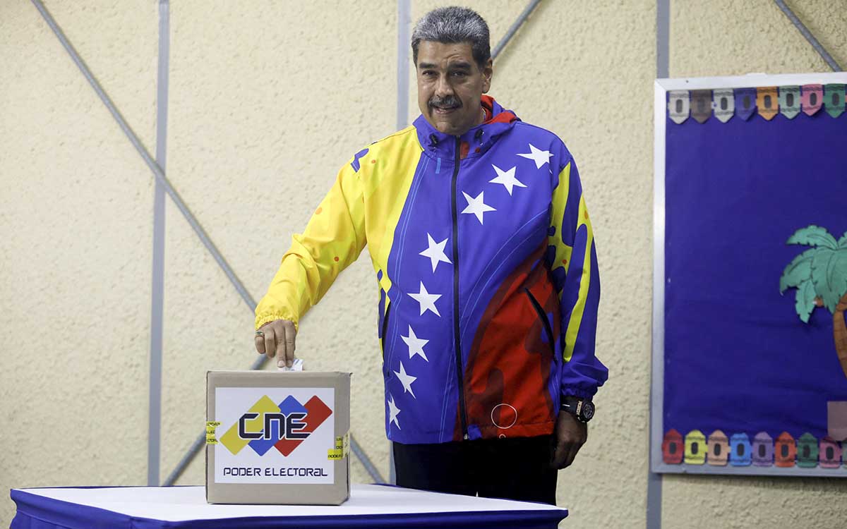 Maduro vows to respect presidential election results