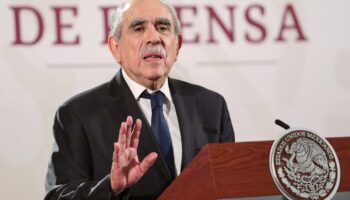 Sale del hospital Pablo Gómez, titular de la UIF