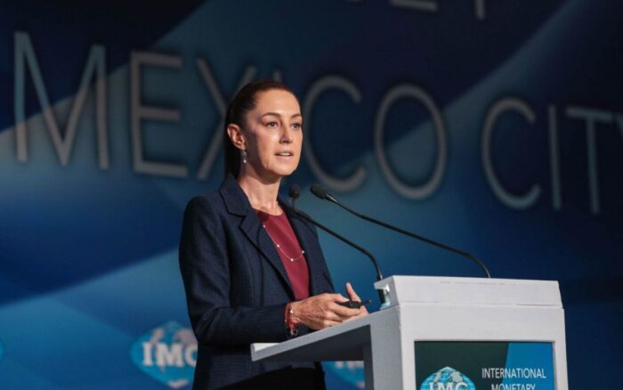 Sheinbaum participó en la Conferencia Monetaria Internacional, que se realizó a puerta cerrada para la prensa