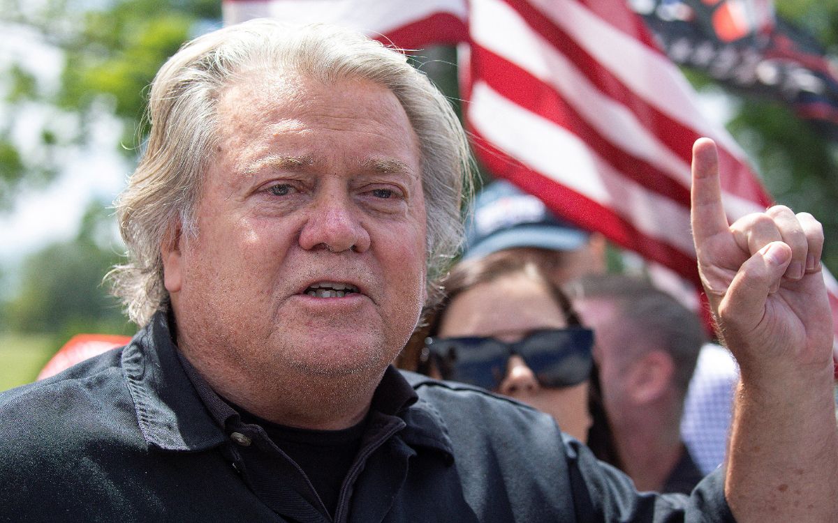 Former Trump adviser Steve Bannon arrives in prison to serve 4-month sentence