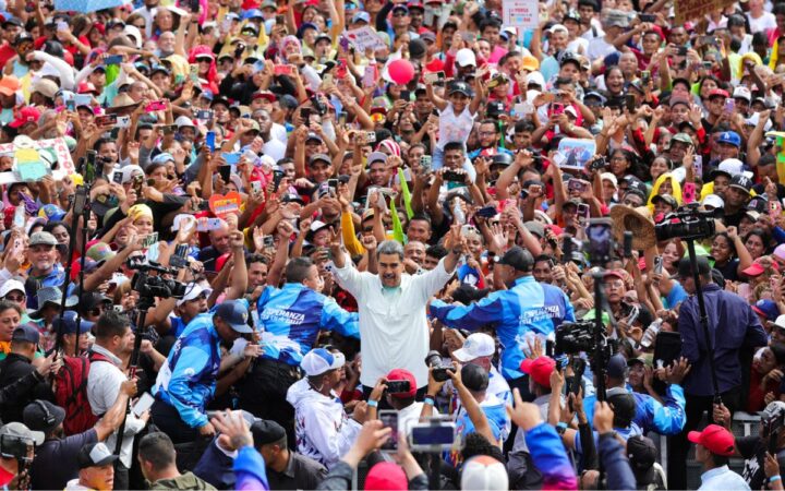 Venezuela: Las sanciones y el éxodo, grandes temas de la campaña electoral que termina Venezuela: Las sanciones y el éxodo, grandes temas de la campaña electoral que termina