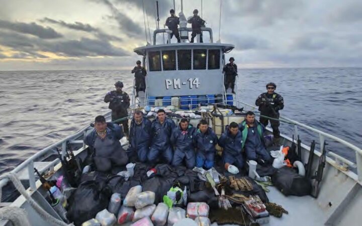 Bukele revela decomiso de arsenal enviado desde México a Ecuador Bukele revela decomiso de arsenal enviado desde México a Ecuador
