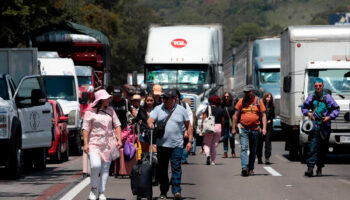 Ejidatarios liberan parcialmente la México-Puebla tras escuchar llamado de transportistas