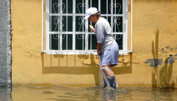 AMLO acusa a opositores de utilizar inundaciones en Chalco para atacarlo y ofender a la gente