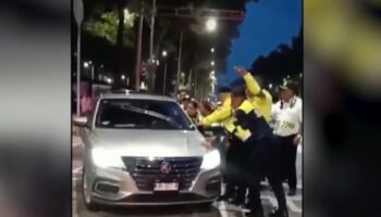 Detienen a conductor que quiso arrollar policías para evitar una multa