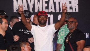 Mayweather no descarta pelear en un futuro con Julio César Chávez