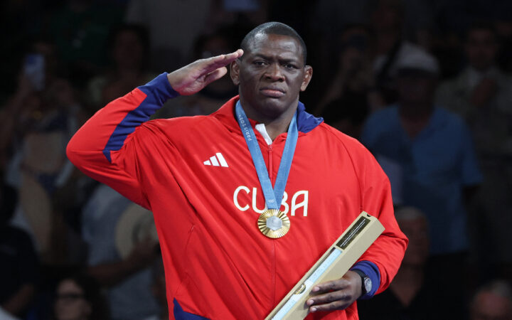 París 2024: Se consagra Mijaín López pentacampeón olímpico; Karelin resalta su proeza | Video París 2024: Se consagra Mijaín López pentacampeón olímpico; Karelin resalta su proeza | Video
