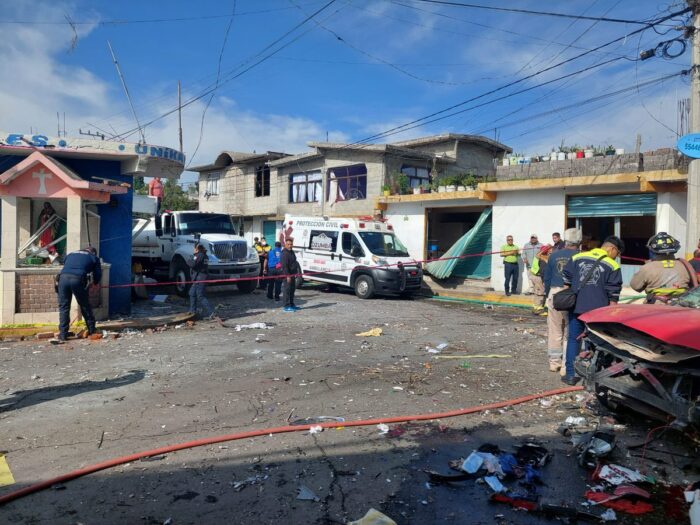 explosion camioneta pirotecnia