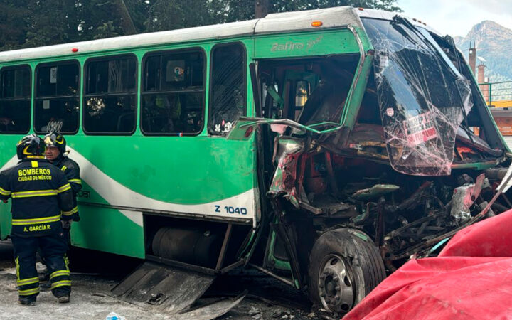 Aparatoso choque en Tlalpan deja múltiples heridos Aparatoso choque en Tlalpan deja múltiples heridos