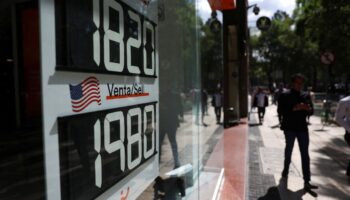 ¿Adiós al 'superpeso'? Moneda nacional se devaluó 16% tras elecciones