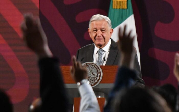 El presidente Andrés Manuel López Obrador durante su conferencia mañanera en Palacio Nacional