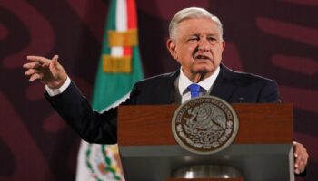 AMLO tacha de 'ramplón' opinar que la reforma judicial traerá una dictadura