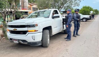 Alumnos se resguardan en salones de balaceras entre cuatro cárteles en Tierra Caliente