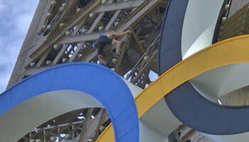 París 2024: Detienen a escalador en la torre Eiffel horas antes de la clausura olímpica | Video