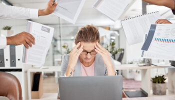 Cuidado: Si estás bajo estrés laboral te arriesgas a sufrir fibrilación auricular | Video