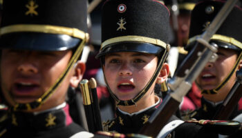 AMLO prohíbe novatadas, maltratos y relaciones sexuales en Educación Militar