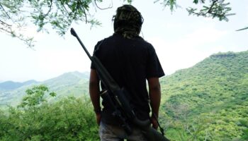 Indígenas purépechas se levantan en armas contra el narco en Michoacán