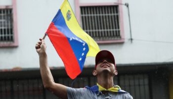 Liberan a casi 90 adolescentes presos en Venezuela durante crisis postelectoral