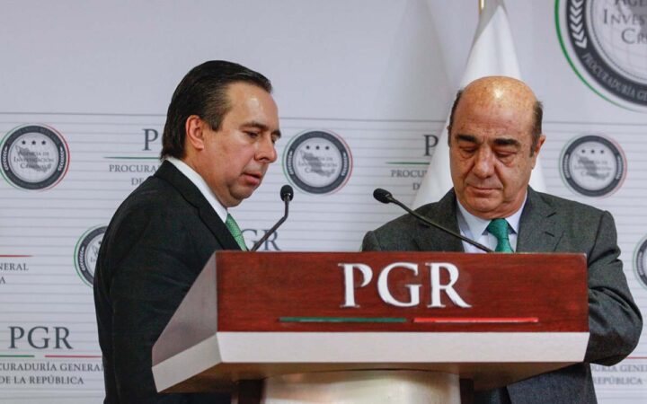 AMLO pide a Tomás Zerón que se entregue para aclarar caso Ayotzinapa