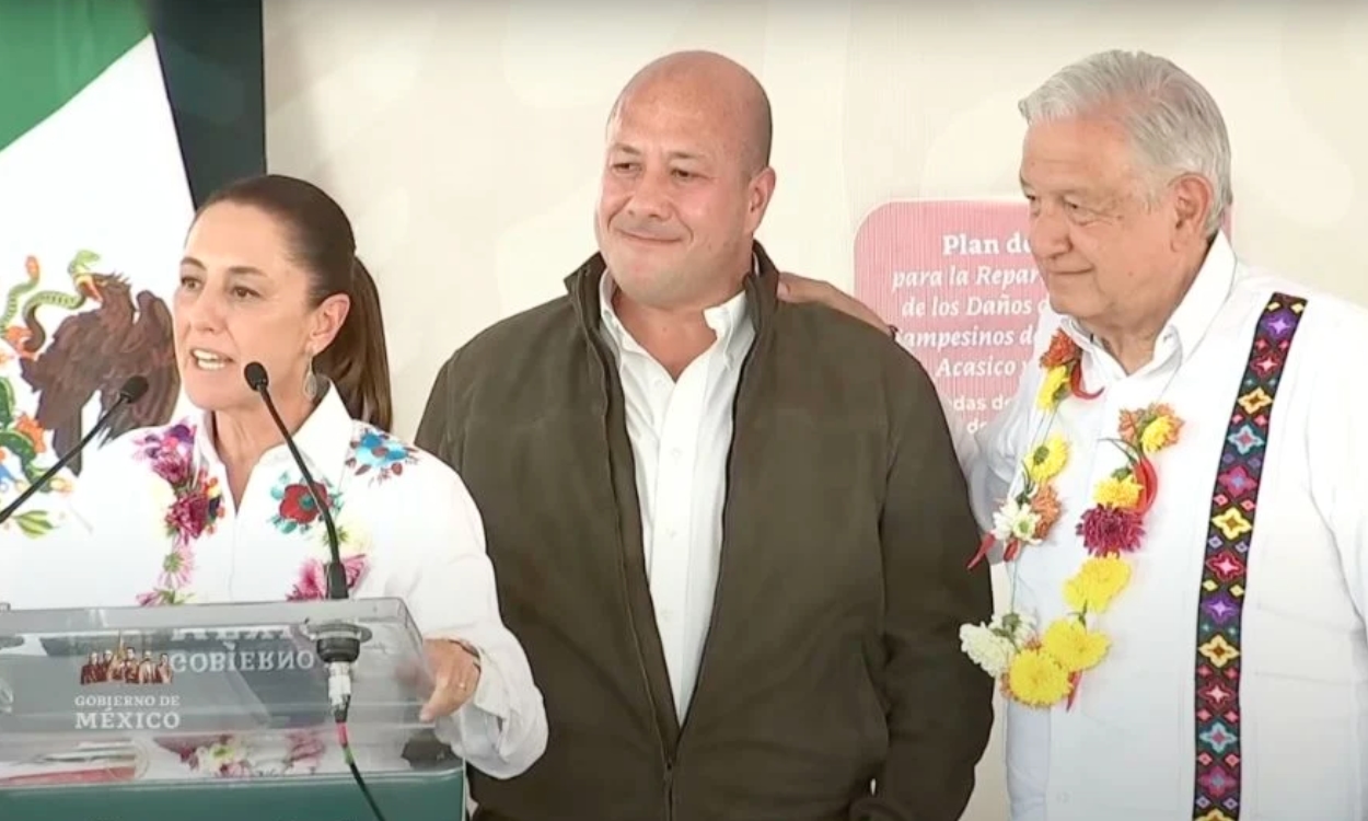 Videos | Abuchean a Alfaro; AMLO y Sheinbaum lo ‘rescatan’