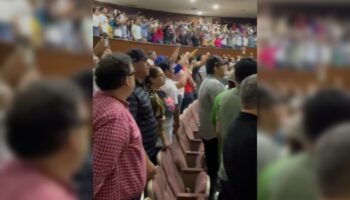 Irrumpen estudiantes en Congreso de Sinaloa | Videos