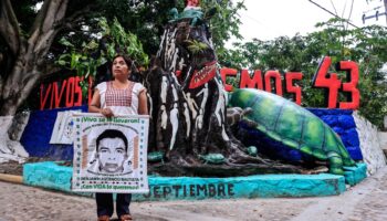 'Sin otra alternativa' que confiar en Sheinbaum: Padres de los 43 de Ayotzinapa