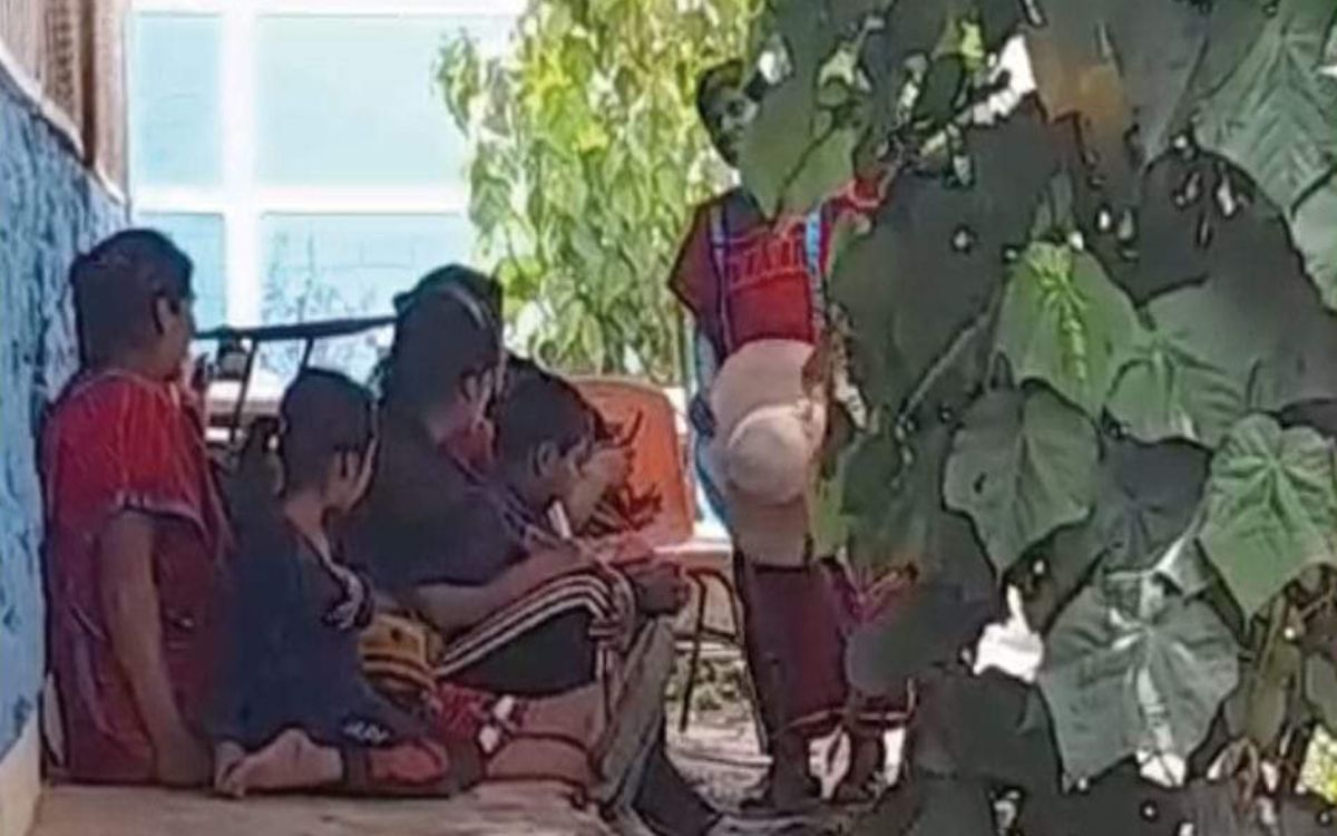 Primaria triqui fue atacada por grupos armados en Oaxaca Primaria triqui fue atacada por grupos armados en Oaxaca