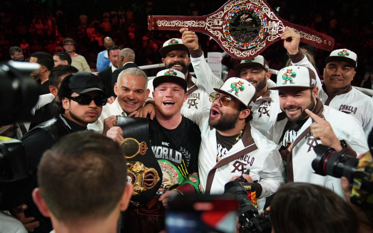 Canelo retiene sus títulos supermedianos AMB, OMB y CMB en Las Vegas | Video