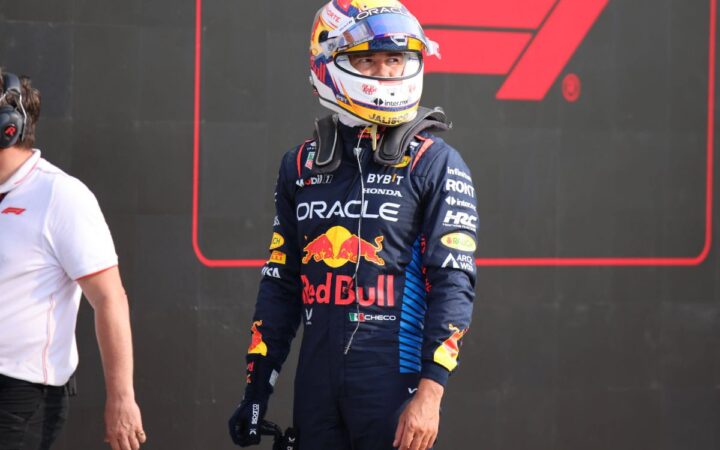 F1 GP Singapur | 'Checo' se cae en clasificación marcada por bandera roja