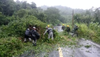 Estas carreteras y aeropuertos fueron afectados por ‘John’ en Guerrero y Oaxaca
