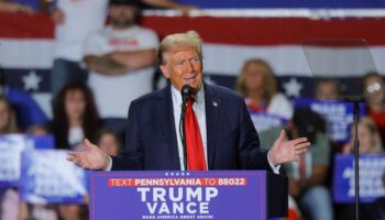 Trump afirma que Kamala Harris nació 