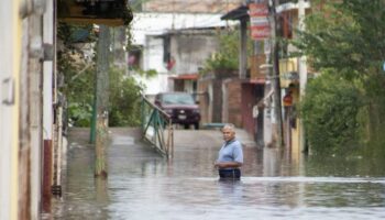 Protección Civil de Acapulco pide a la población abandonar sus casas ante efectos de la depresión tropical 11-E