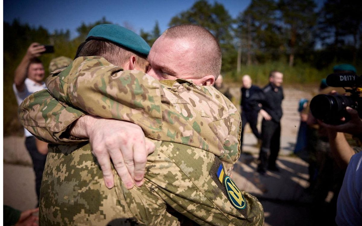 Russia, Ukraine exchange 206 prisoners in second swap in two days