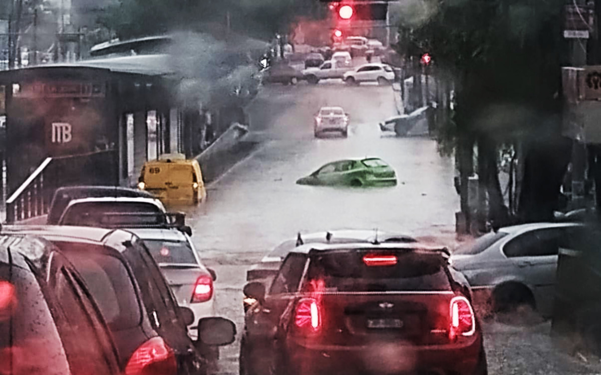 ​Alerta Roja por lluvias en Tlalpan; encharcamientos y caos vial