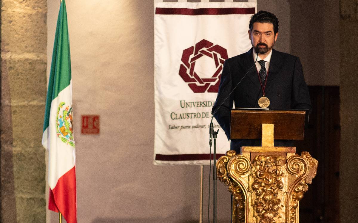 Rafael Tovar toma protesta como nuevo rector de la Universidad del Claustro de Sor Juana Rafael Tovar toma protesta como nuevo rector de la Universidad del Claustro de Sor Juana