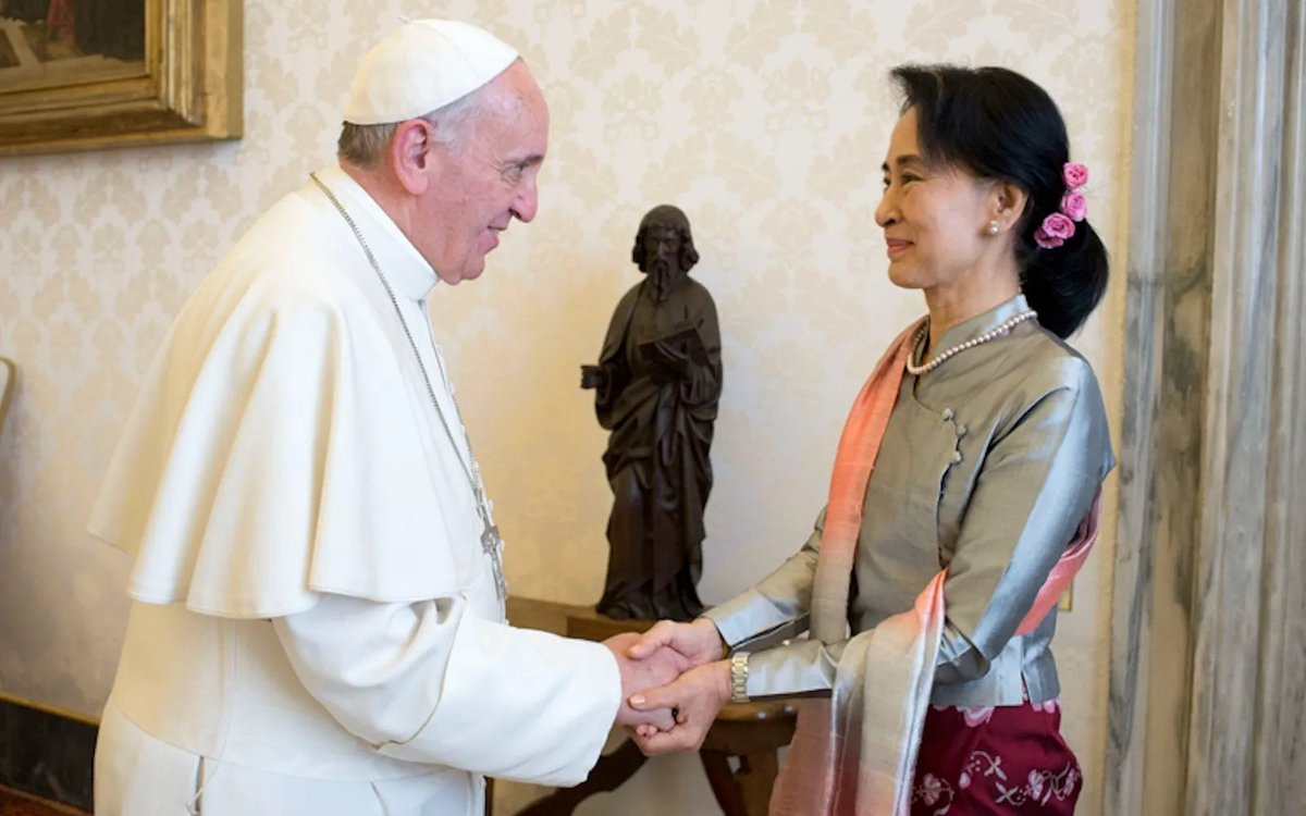 Pope says he has offered political asylum to Aung San Suu Kyi
