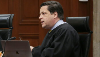 Renuncia ministro Alfredo Gutiérrez a la SCJN