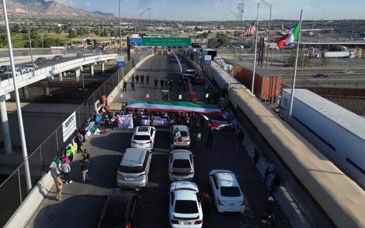 Bloquean importante puente fronterizo en Ciudad Juárez Bloquean importante puente fronterizo en Ciudad Juárez