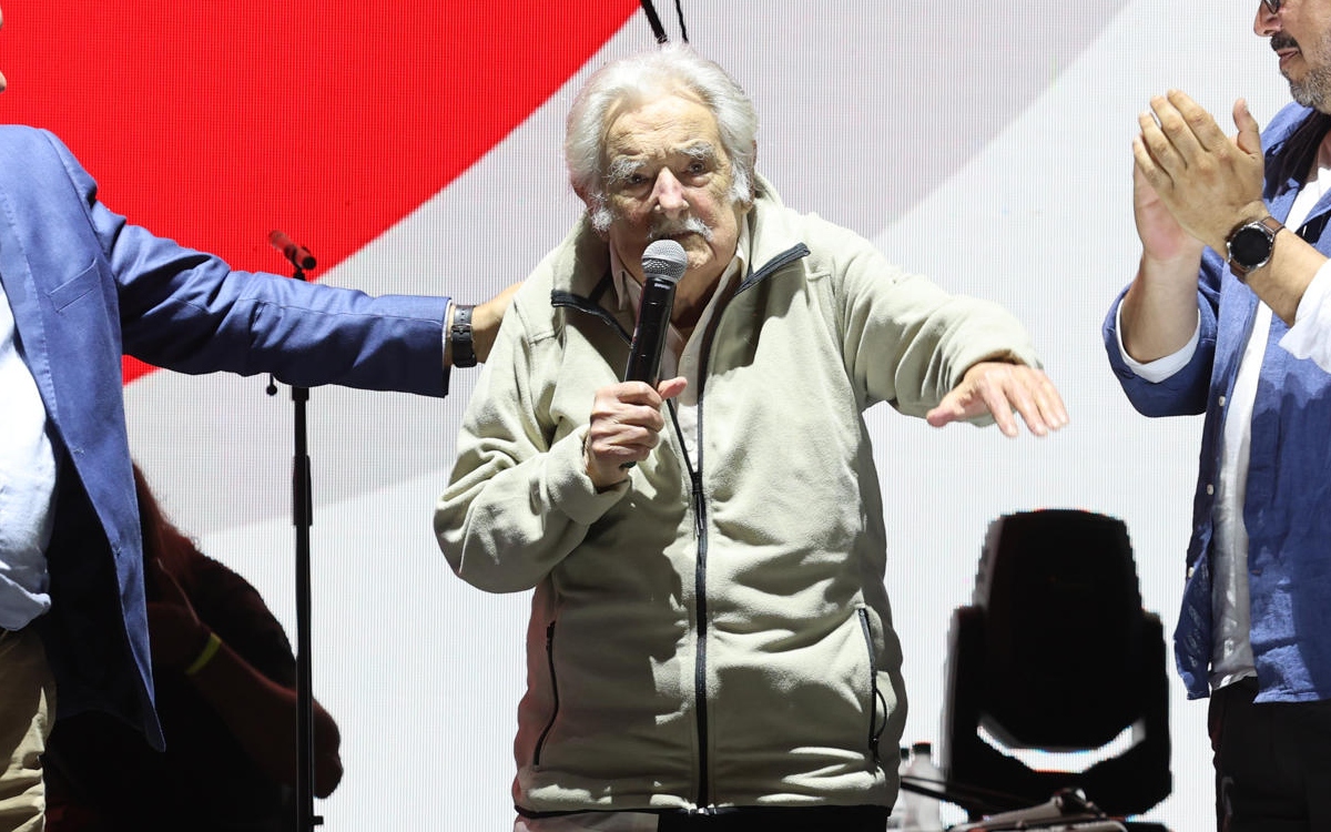 Jose “Pepe” Mujica reappears in public a month after surgery
