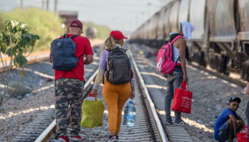 Migrantes celebran una Navidad varados en México, en medio del temor creado por Trump