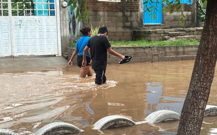 Videos | Juchitán bajo el agua tras desborde del Río de los Perros Videos | Juchitán bajo el agua tras desborde del Río de los Perros