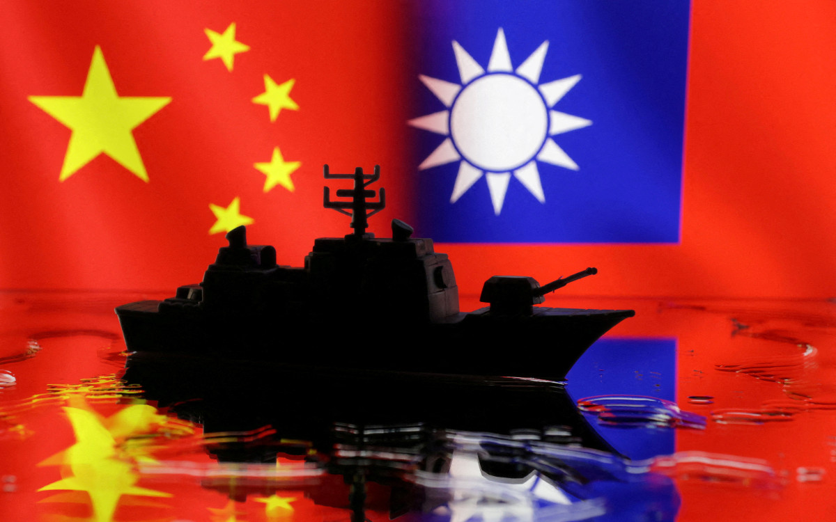 China begins “war games” over Taiwan, simulating port blockade and attack