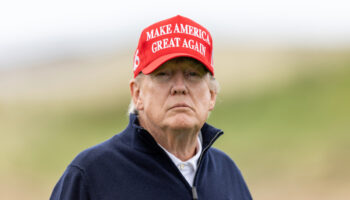 Duplica pérdidas campo de golf de Donald Trump en Escocia | Video