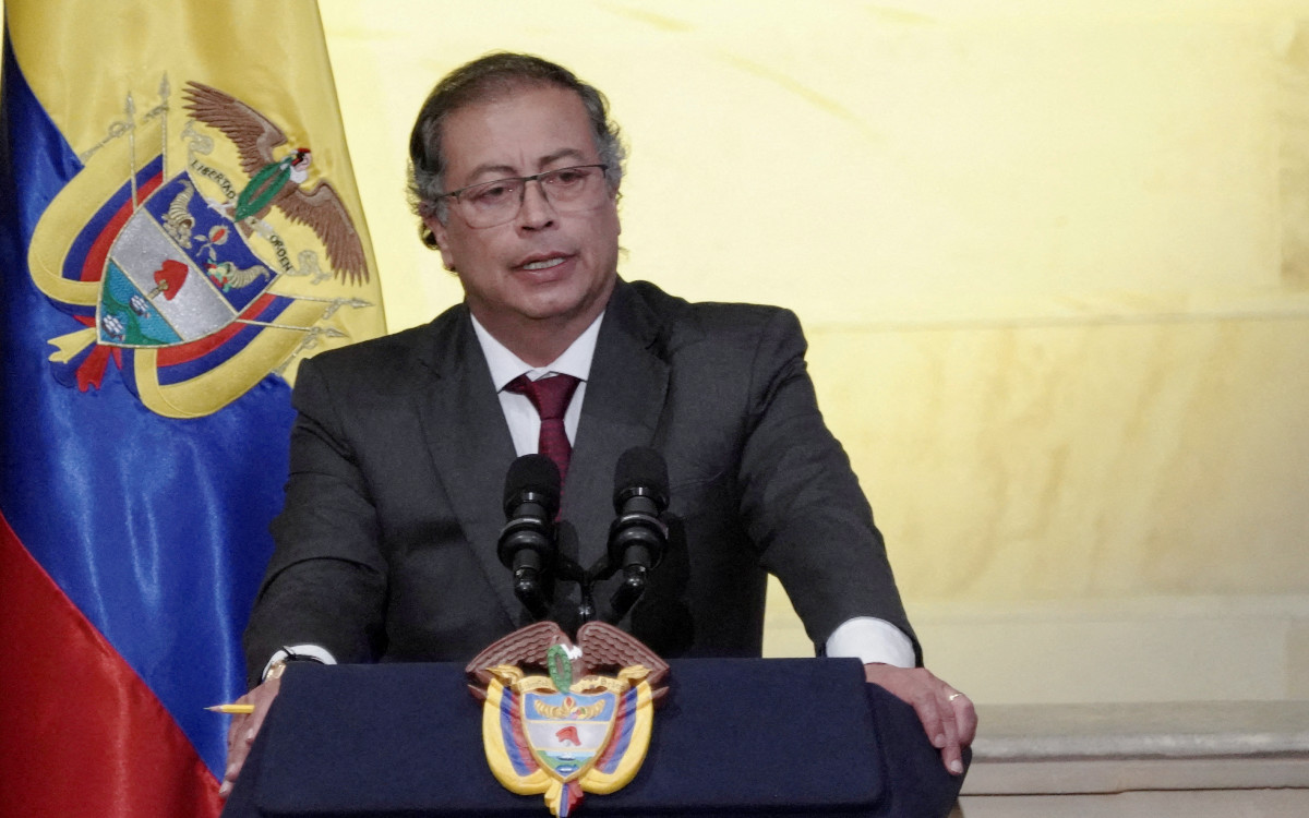 Petro is accused of starting a coup because of an investigation into his election campaign