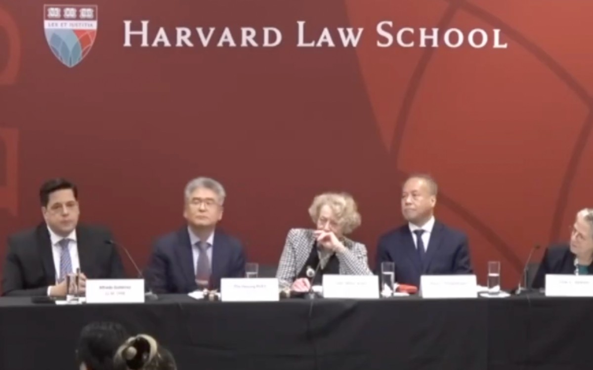 Requisitos para ser ministro de la SCJN provocan risas en Harvard; 'no estoy bromeando', dice Ortiz Mena Requisitos para ser ministro de la SCJN provocan risas en Harvard; 'no estoy bromeando', dice Ortiz Mena