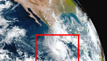 Se forma Kristy al sur de México; será huracán el miércoles